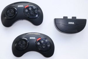 sega-megadrive-6-button-wireless-controllers-loose_1.jpg